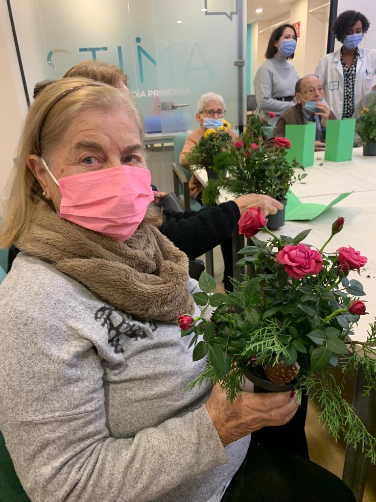 persona mayor en centro de día